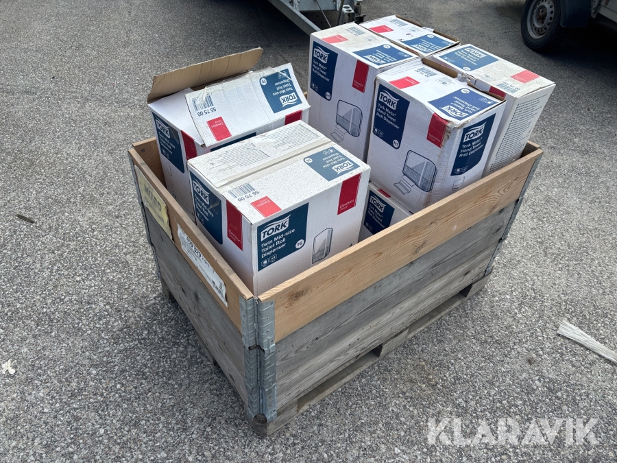 Diverse pappershållare Tork T6 och H1 - Totalt 28st