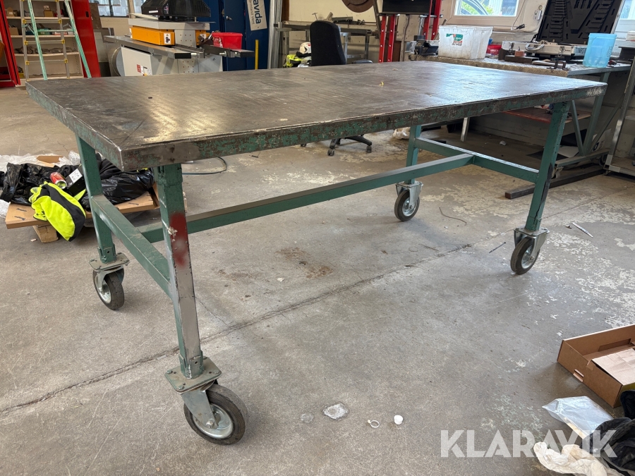 Arbetsbänk på hjul