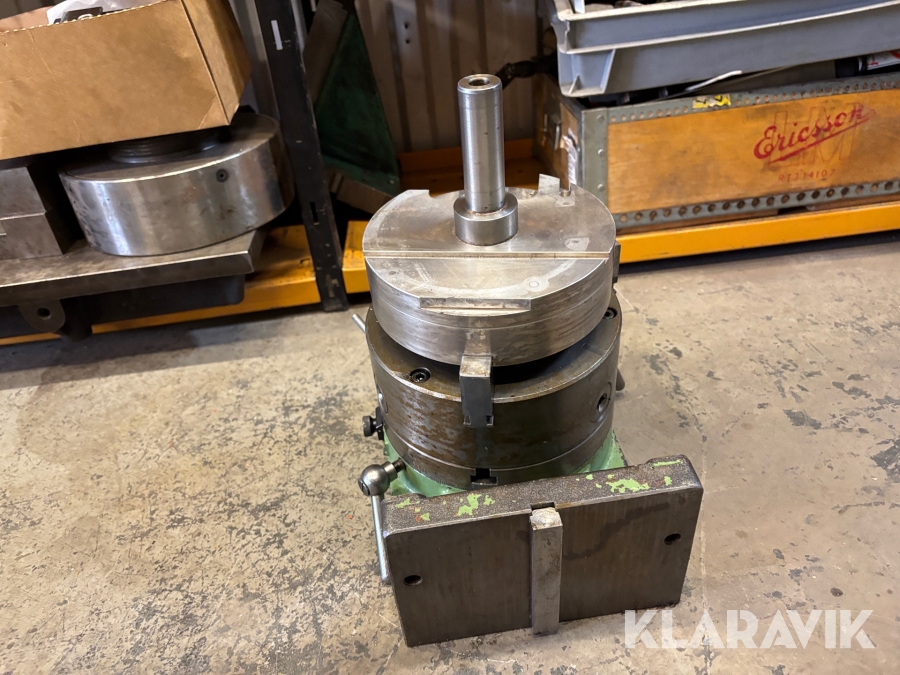 Rundmatningsbord med vinkel med 3-backschuck