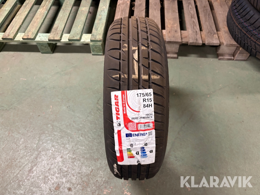 Däck Tigar High performance 1st