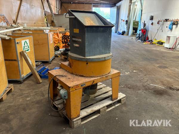 Halmkross Præstbro / Nordfarm HST-7.5