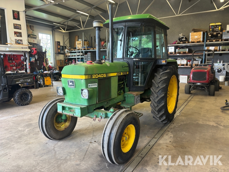 Traktor John Deere 2040S