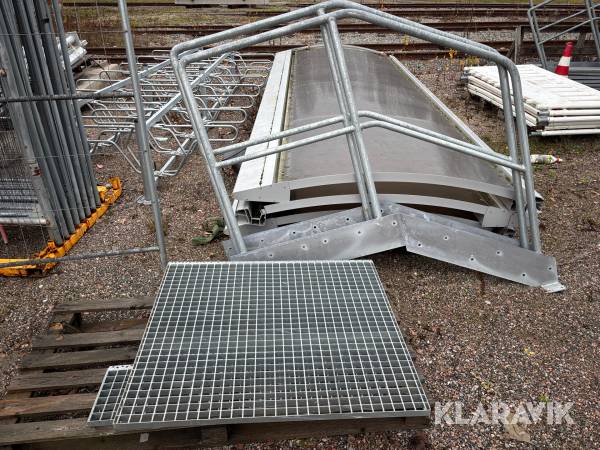 Ståltrapp 3 steg samt plattform