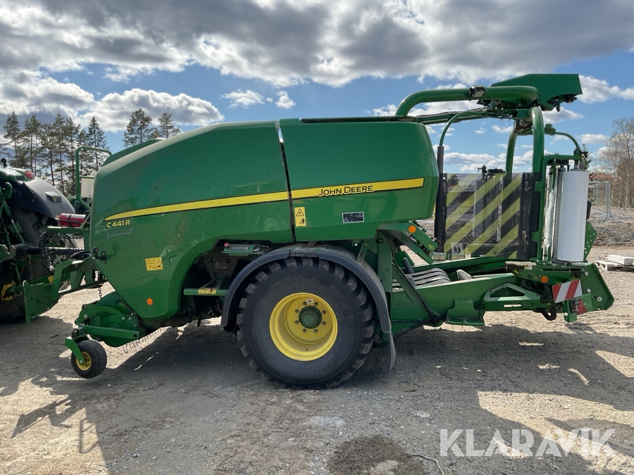 Rundbalspress John Deere C441R