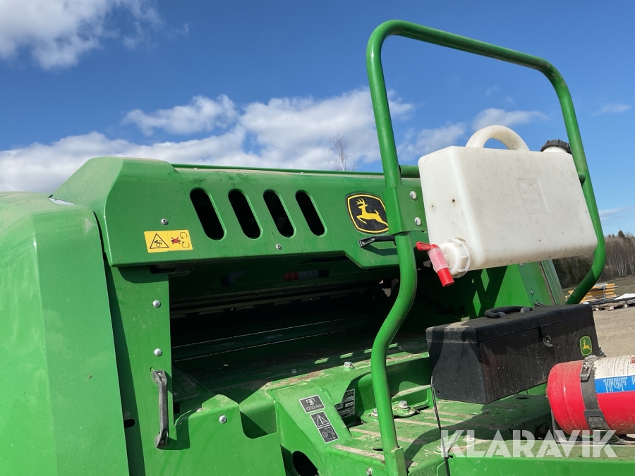 Rundbalspress John Deere C441R
