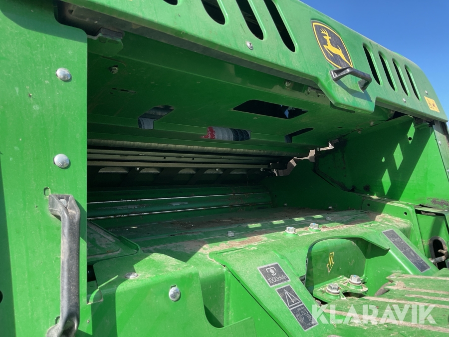 Rundbalspress John Deere C441R