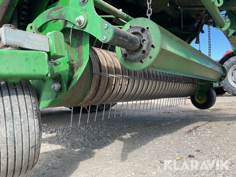 Rundbalspress John Deere C441R