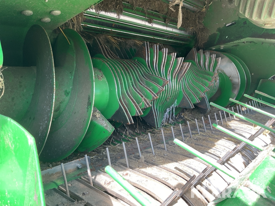 Rundbalspress John Deere C441R