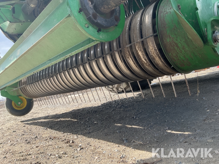 Rundbalspress John Deere C441R