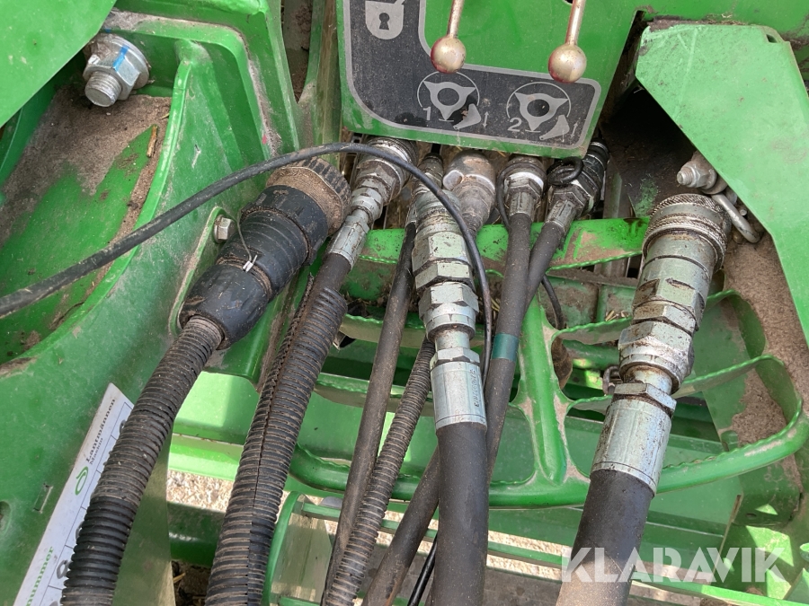 Rundbalspress John Deere C441R