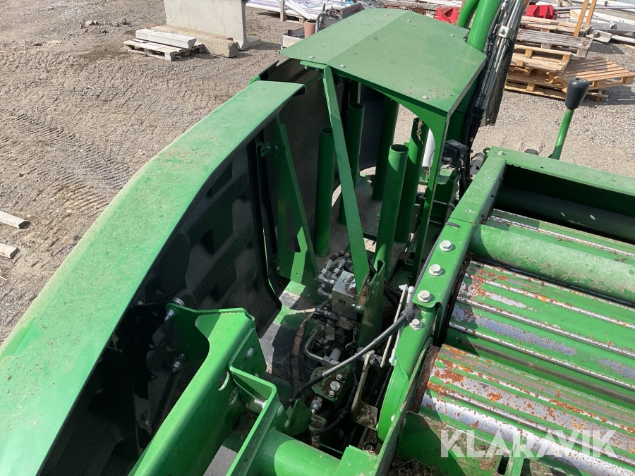 Rundbalspress John Deere C441R