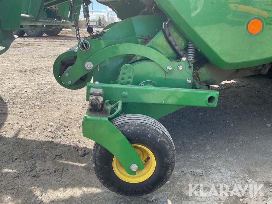 Rundbalspress John Deere C441R