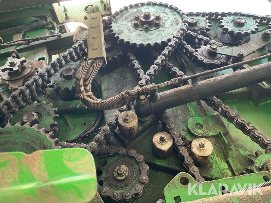 Rundbalspress John Deere C441R