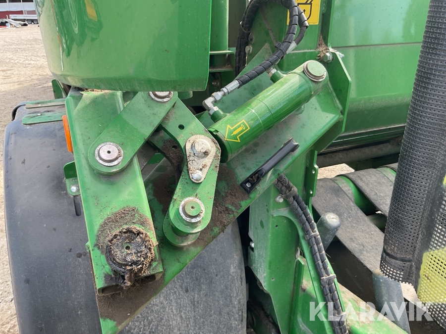 Rundbalspress John Deere C441R