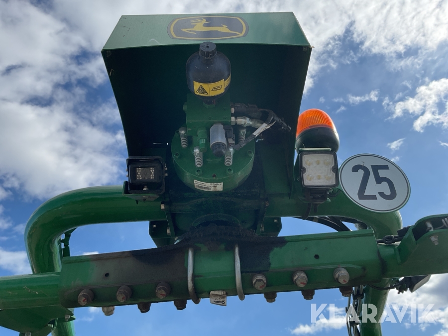 Rundbalspress John Deere C441R