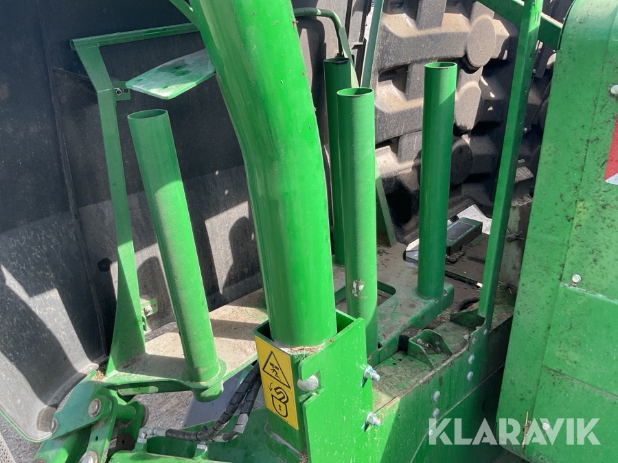 Rundbalspress John Deere C441R