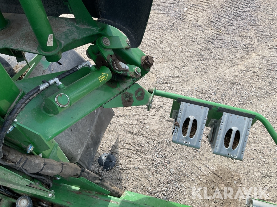Rundbalspress John Deere C441R