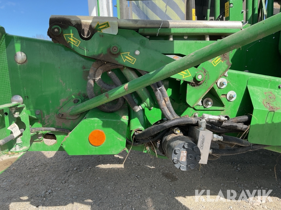 Rundbalspress John Deere C441R