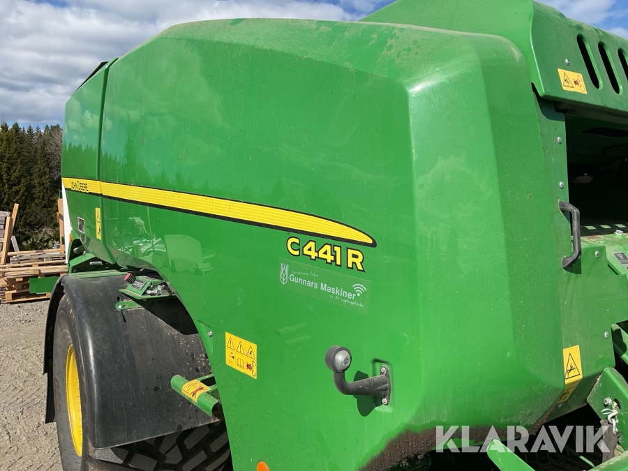 Rundbalspress John Deere C441R