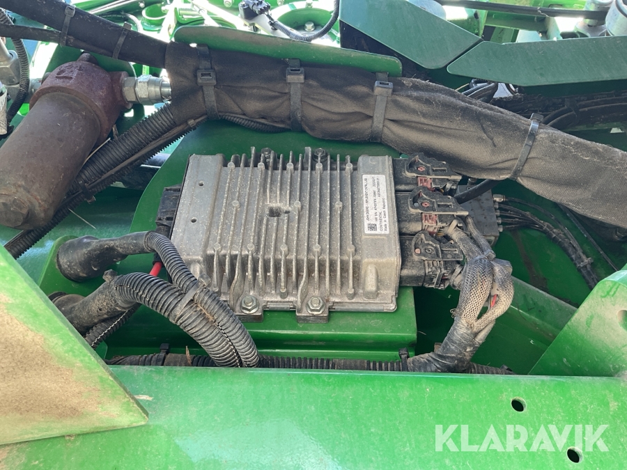 Rundbalspress John Deere C441R