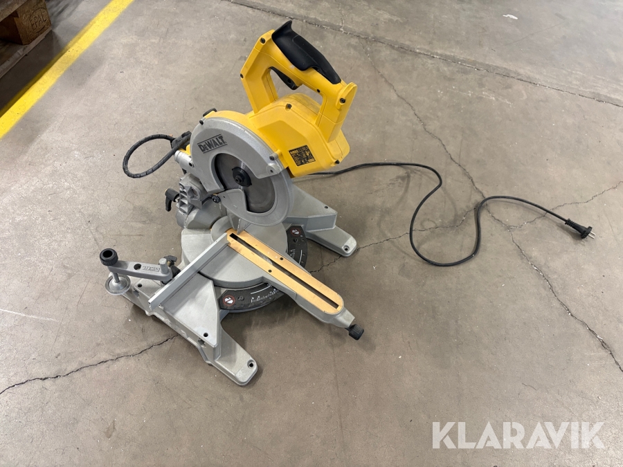 Kap och gersåg Dewalt DW777