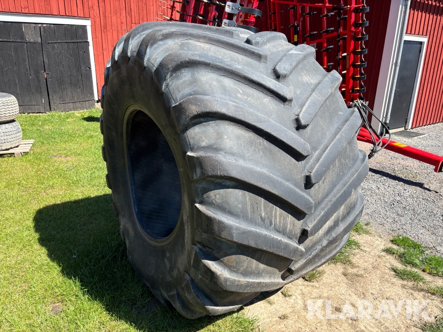 Däck Michelin 1050/50 R32