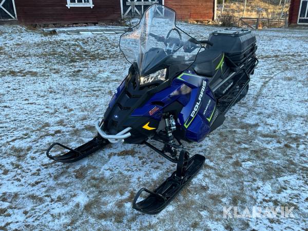 Snöskoter Polaris Titan Adventure 800