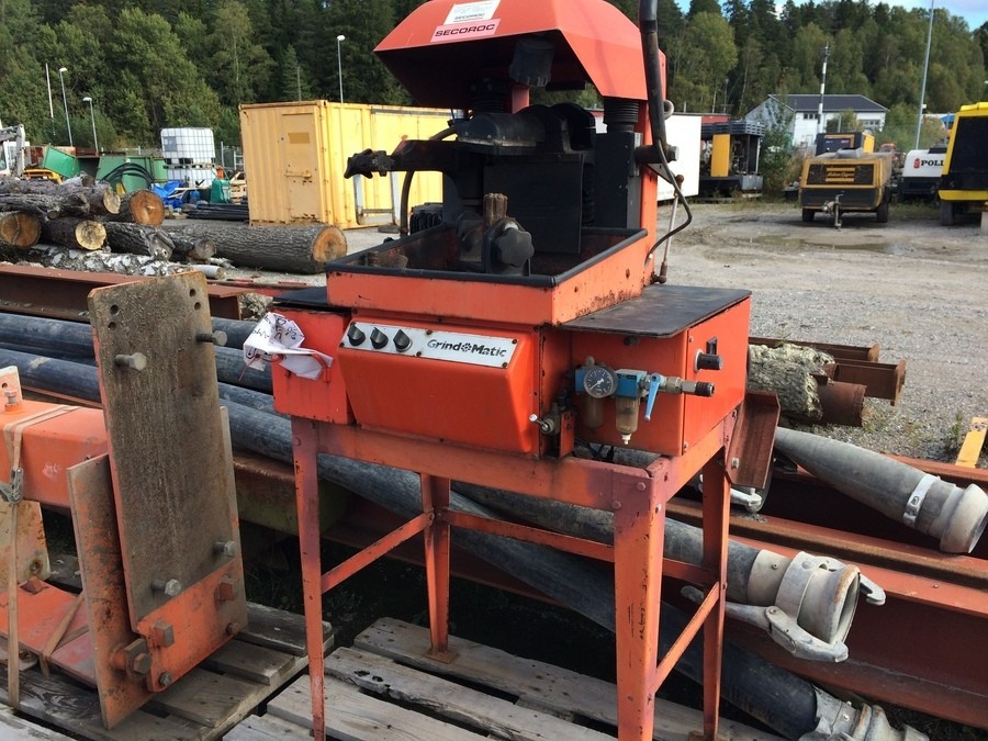 Slipmaskin för borrkronor