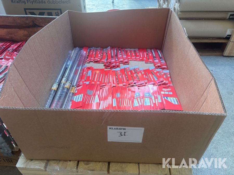 Parti med borr och sågblad