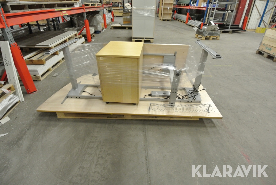 Skrivbord Kinnarp höj och sänkbart