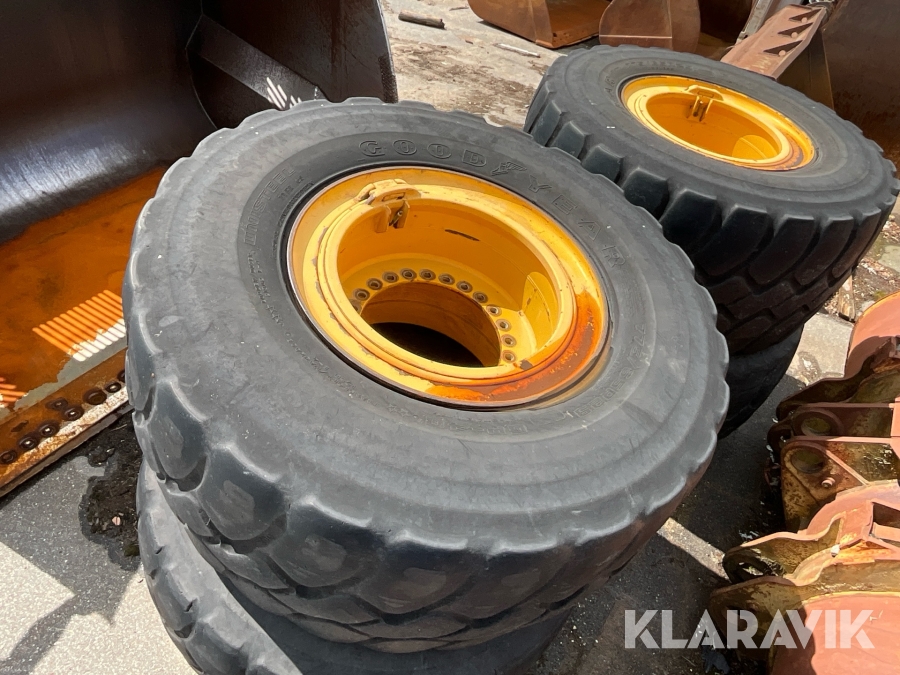 Hjul till L150-180 Goodyear 775/65-29 4st