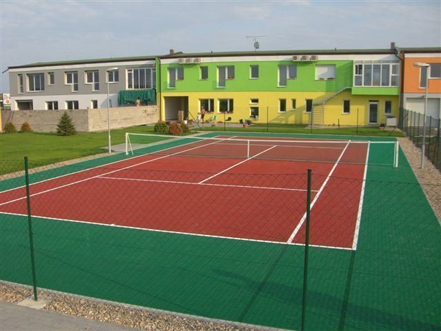 Ny Tennisplan i delar monteringsbar