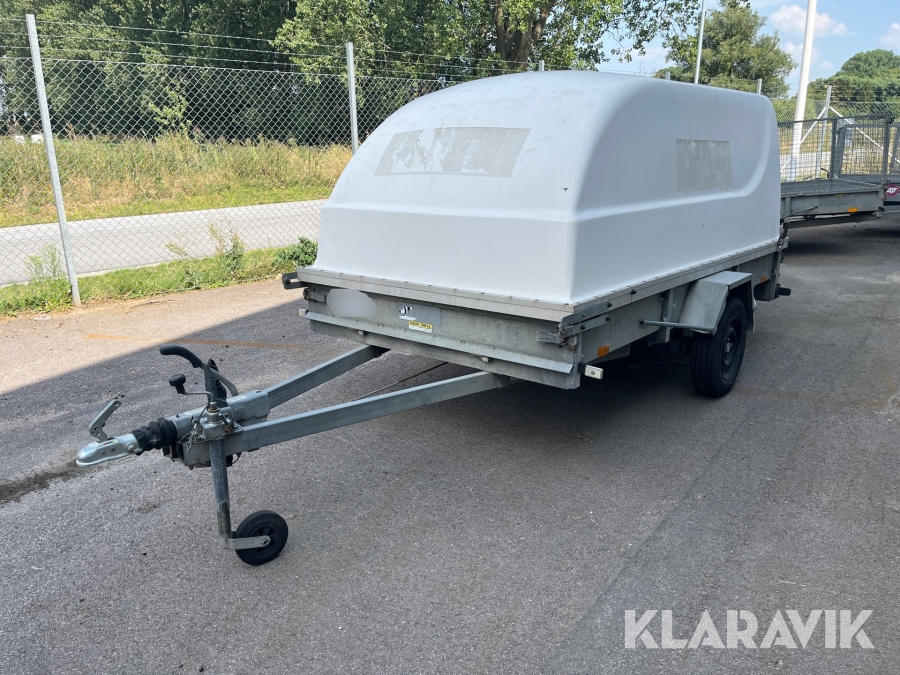 Personbilssläp TIAB 4610 med kåpa