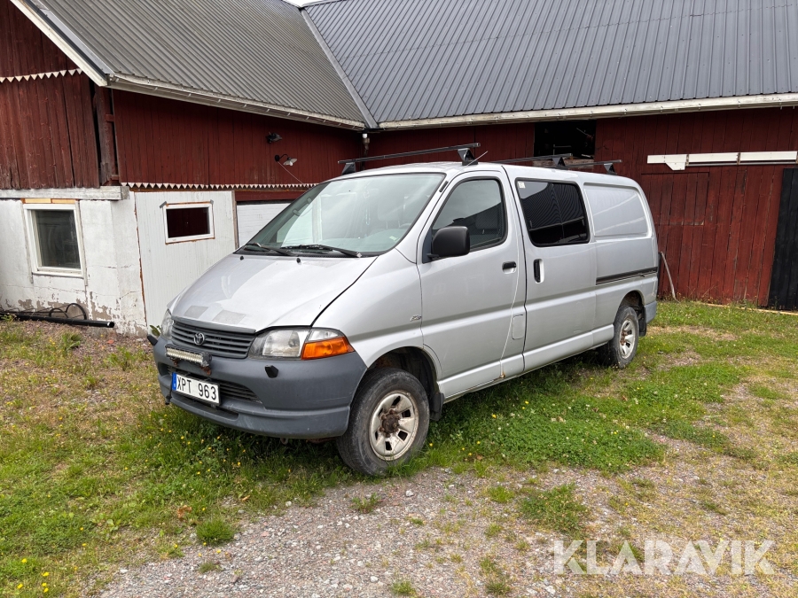 Skåpbil Toyota HiAce 4WD